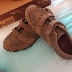 womens easy spirit arbitrary sport casuals